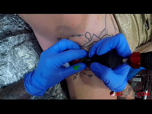 ❤️ Fìor tattooed hottie Sully Savage fhuair tattoo air a clitoris ️❌ Bhidio porn aig porn gd.bsglass.ru ☑